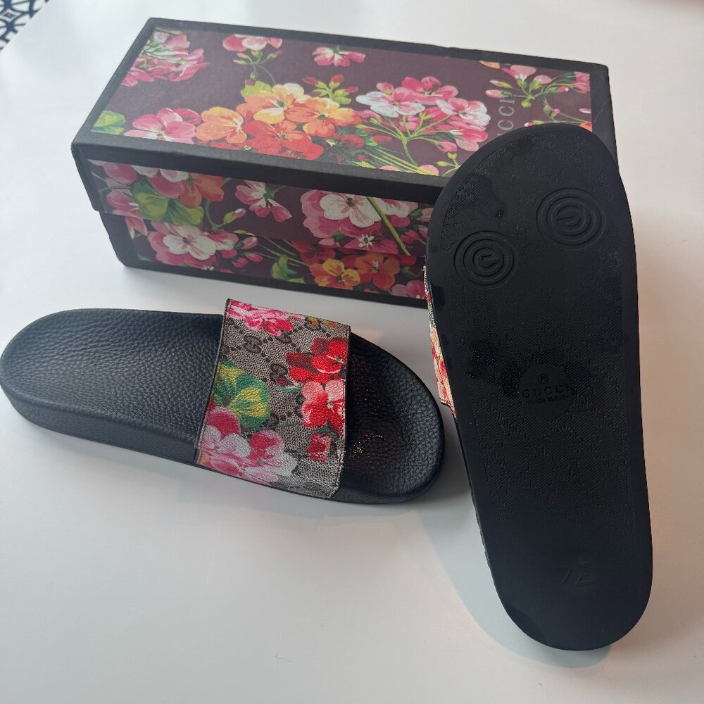 GUCCI slides